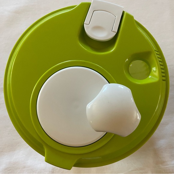 Salad Spinner - Picture 3 of 12